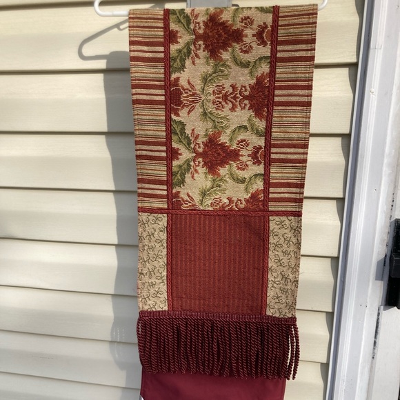CHRIS MADDEN FRINGED TABLE RUNNER - Picture 4 of 6